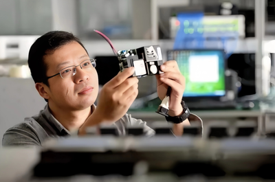 荣耀时刻！锐捷网络黄赞荣获“全国劳动模范”称号